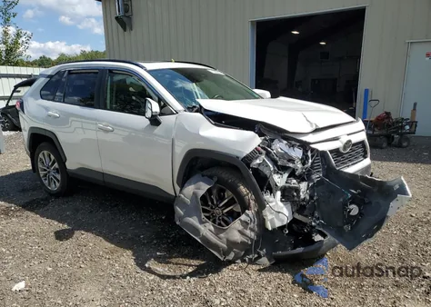 2020 Toyota Rav4 Xle Premium z USA, uszkodzony, nr VIN JTMA1RFV7LD061562